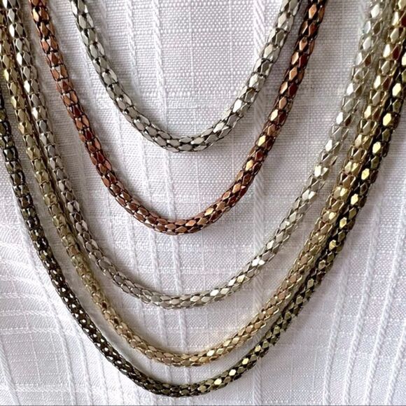Tri Colored Lightweight Layered Necklace Gold Bronze Silver Tones - Picture 1 of 14